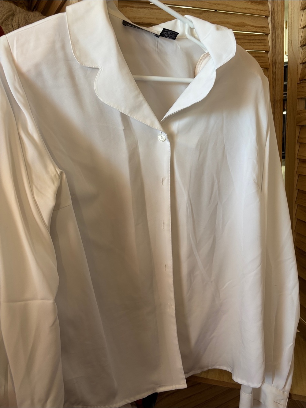 Impressions White Long-Sleeve Scalloped Collar Dress Shirt Medium
